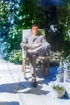 En el carmen de la Purificación, de su amigo Joaquín Porras Carrión, tras una sesión de pintura. Albaicín, años 70