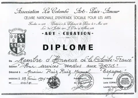 Títulos, diplomas y certificados